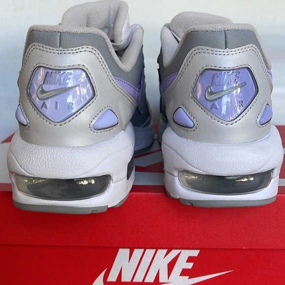 NIKE WMNS AIR MAX2 LIGHT SE
VAST GREY/PURPLE AGATE
Sneakers Athletic 
CJ7981 001 - Picture 14 of 16